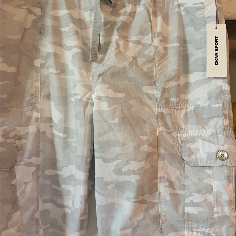DKNY Sport cotton camo cargo jogger pants size L NWT. - Picture 3 of 6